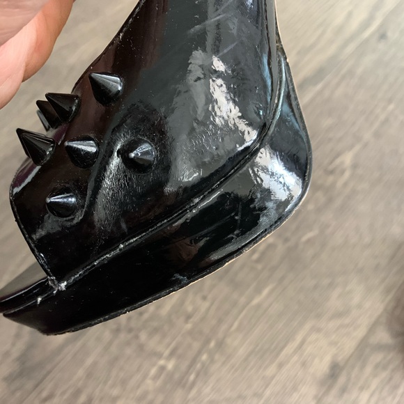 Black spiked high heels - Picture 6 of 7